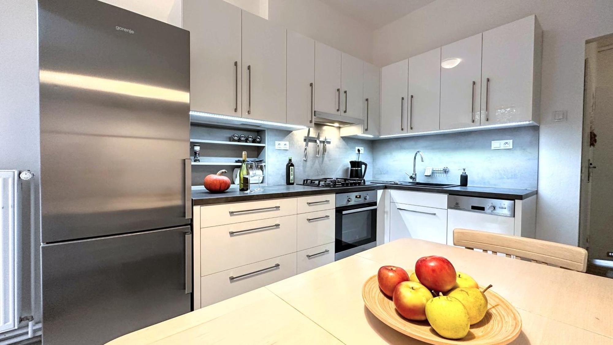 Apartman S Balkonem U Parku & 15 Minut Do Centra Brno Ngoại thất bức ảnh